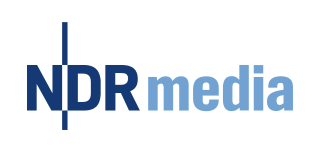 NDR Media Logo mit Link zum Interview mit Stimmtrainerin und Speakerin Kat Wulff.