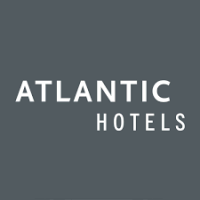 Hier ist das Logo vom der Hotelkette Atlantic Hotels zu sehen.